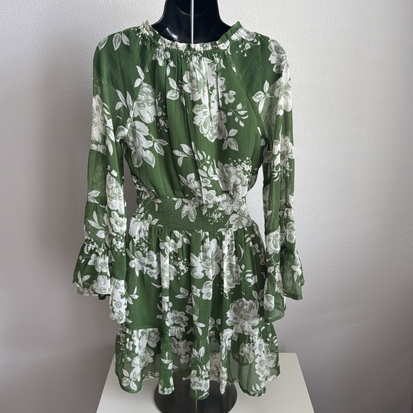 Patrons Of Peace Size S Floral Smocked Bell Sleeves Mini Dress in Green - Picture 2 of 12